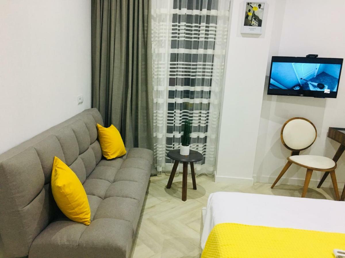 Yellow Room With Sea View マヒンジャウリ エクステリア 写真