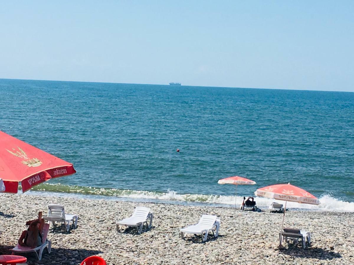 Yellow Room With Sea View マヒンジャウリ エクステリア 写真