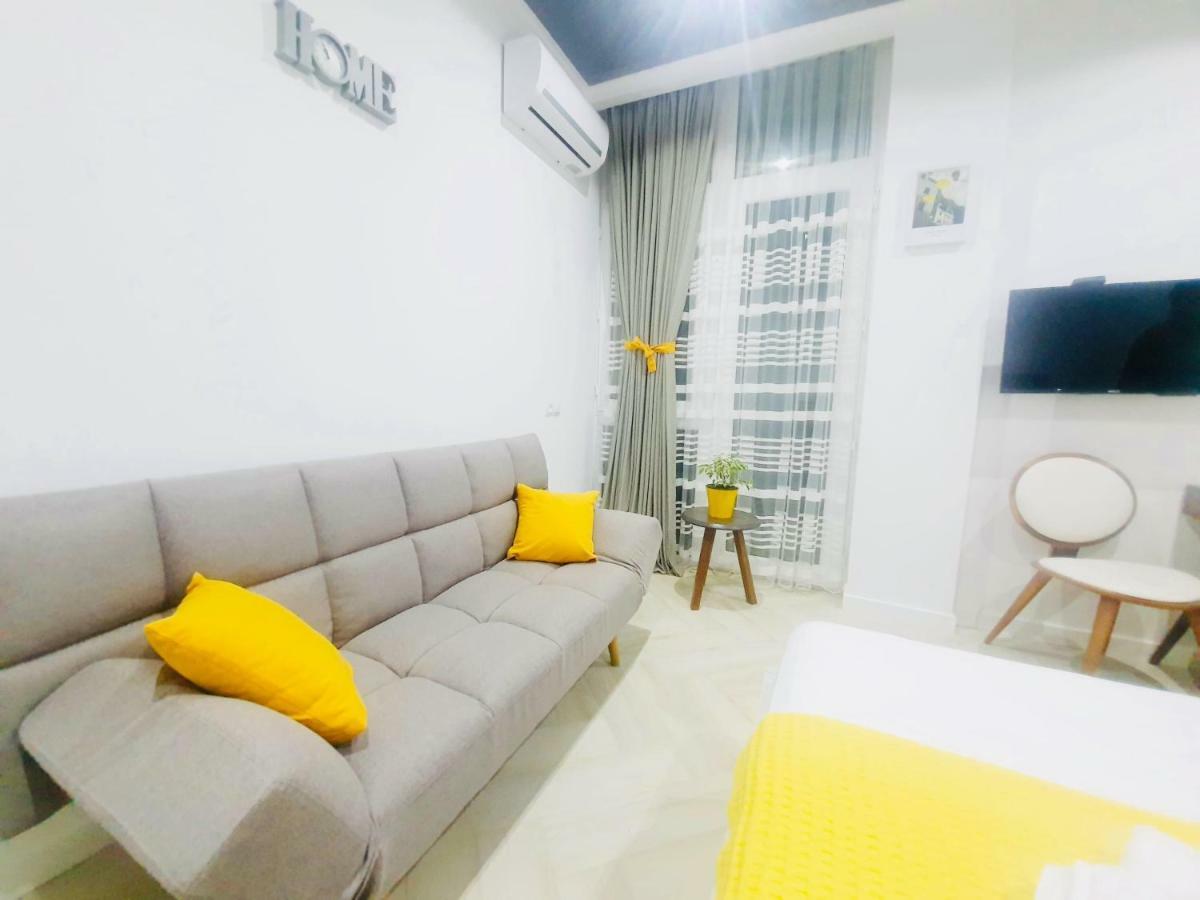 Yellow Room With Sea View マヒンジャウリ エクステリア 写真